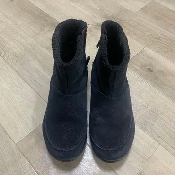 리복 퍼스트 스톤 블랙 어그 부츠