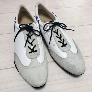 1989 H.M COMFORT CLINIC 스니커즈