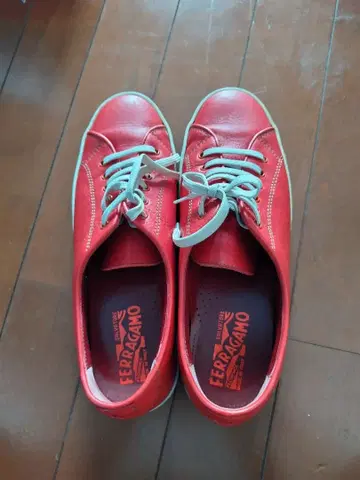 Ferragamo 가죽 스니커즈 레드