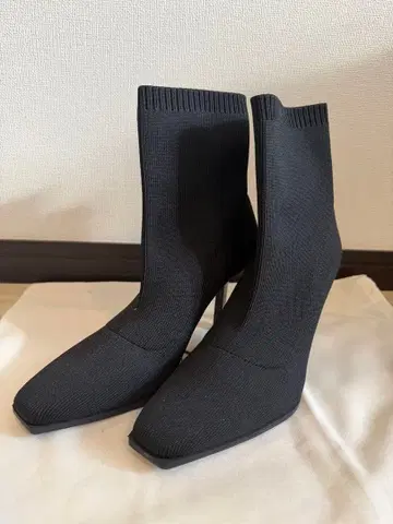 ZARA 블랙 니트 부츠
