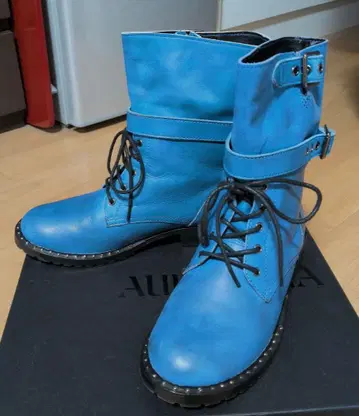 AULA AILA [가죽 부츠] 블루 버클 포함