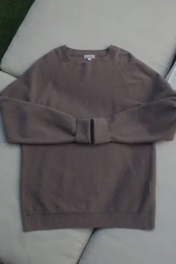 베이지 라운드넥 니트