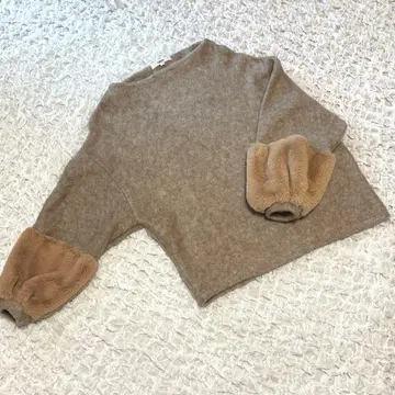 새상품급 포근포근 복슬복슬 긴팔 풀오버 카멜