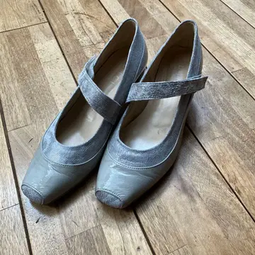 D'ici 라이트 그레이 24cm 펌프스