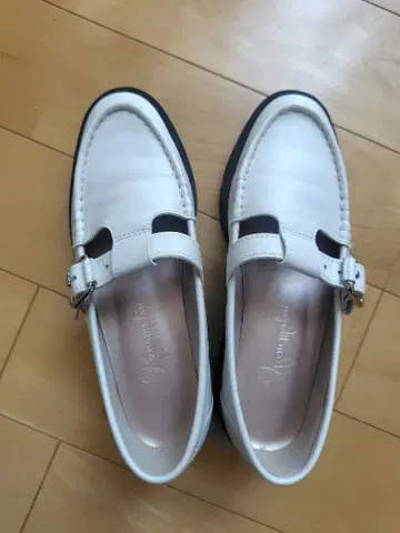 긴자 카네마츠 화이트 로퍼 M 23