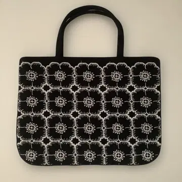 미나 페르호넨 아네모네 토스트 백