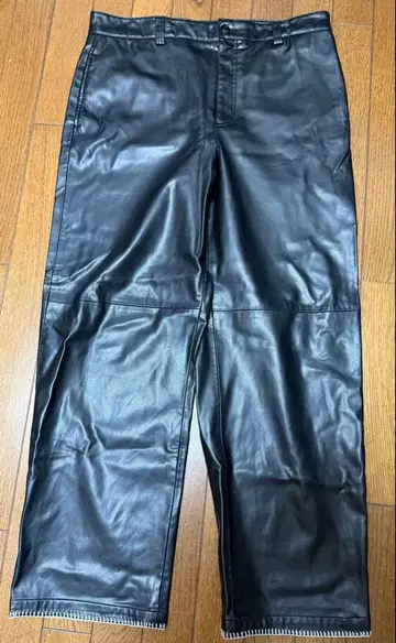 ZARA 블랙 가죽 팬츠 L 사이즈