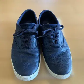 콜한 네이비 가죽 스니커즈 로우컷