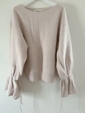 스나이델 플레어 슬리브 볼륨 니트 풀오버 핑크