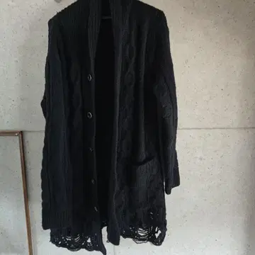 TAKING ABOUT THE ABSTRACTION 가디건