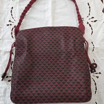 차분한 패턴의 백