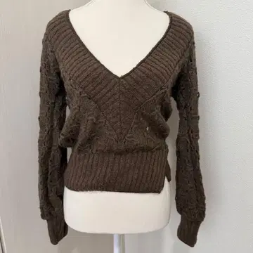 미스 식스티 브라운 V넥 벌룬 긴팔 니트