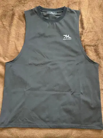 MATIN AVENIR 블랙 탱크탑 아사쿠라 미쿠루