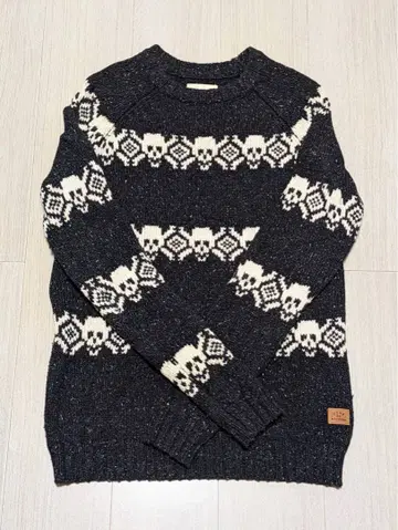 데우스 엑스 마키나 Deus Ex Machina 스웨터 스컬 해골