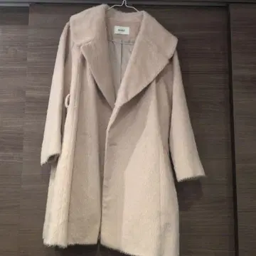 베이지 롱 코트