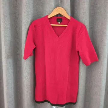 D&G 빨간색 V넥 반팔 스웨터 32/46