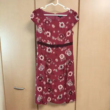 TOCCA 꽃무늬 슬리브리스 원피스 사이즈 2