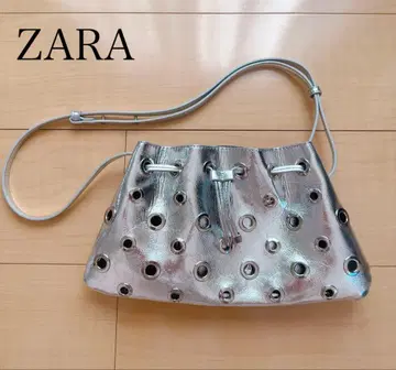 미사용 새상품급 자라 ZARA 메탈릭 실버 링 미니백 2way