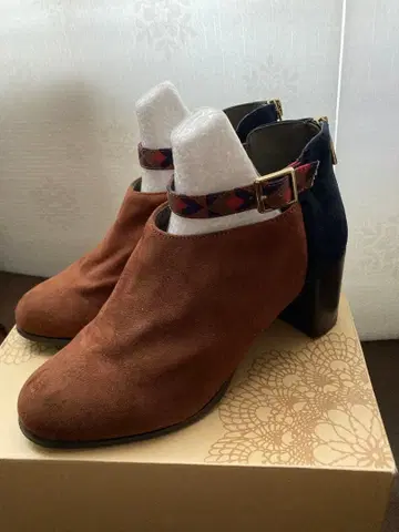 젤리빈스 브라운 x 네이비 스웨이드 부티 M 사이즈