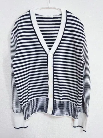 맥피 투모로우랜드 긴팔 니트 가디건 보더 무늬 새상품급