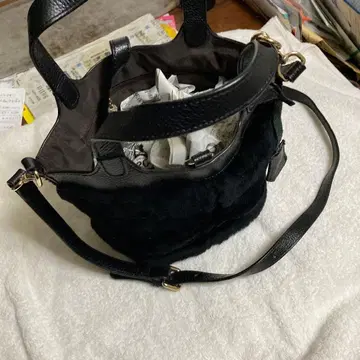 새상품급, 블랙 무스탕 가죽 숄더백