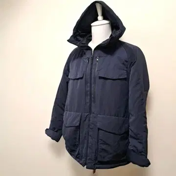 UNIQLO 유니클로 x 화이트 마운티니어링 하이브리드 다운 코트 네이비