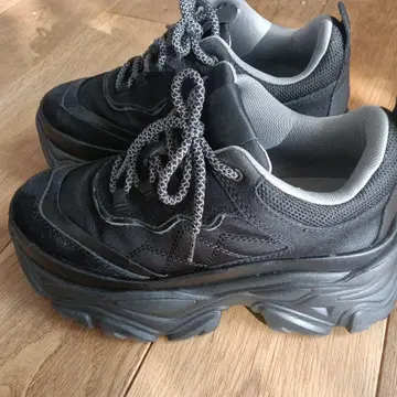 지나시스 랜덤 아웃솔 스니커즈 블랙 M