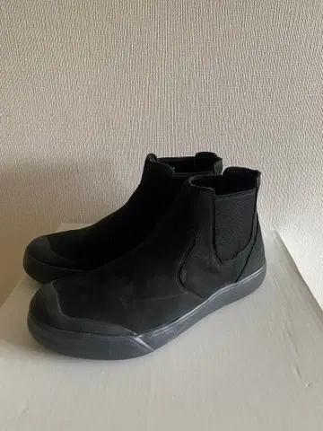 KEEN 블랙 사이드 고어 부츠