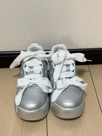 실버 통굽 스니커즈