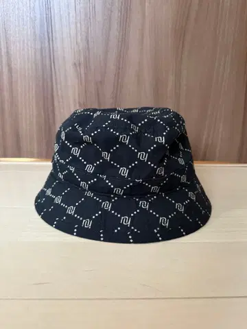 NEIGHBORHOOD 패턴 버킷햇