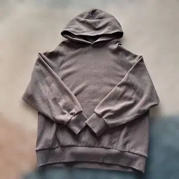 그레이 후드 부착 후드티 메시지 프린트