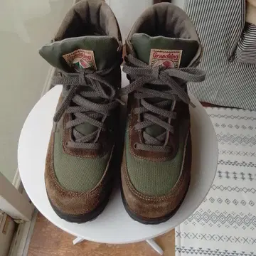 그랜드킹 등산화 24cm 미사용에 가까움