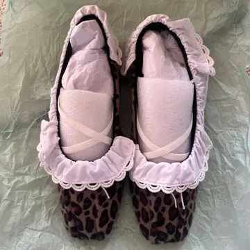 Bibiy B. LACE BALLERINAS