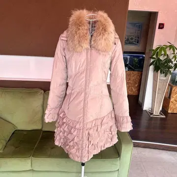 프릴 달린 퍼 옷깃 다운 자켓