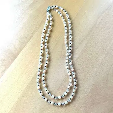 고급 담수 롱 펄 목걸이. 실버 각인 있음.