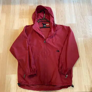 최종 가격 인하 THE NORTH FACE 남성용 M 빨간색 나일론 자켓