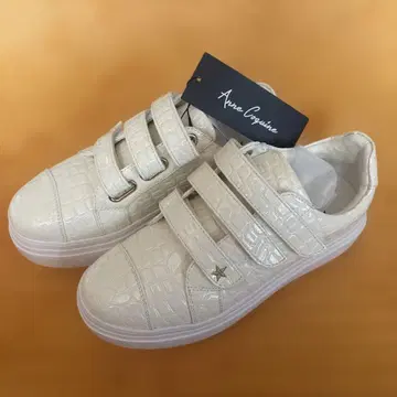 Anne Coquine 크로커다일풍 쓰리 스트랩 스니커즈