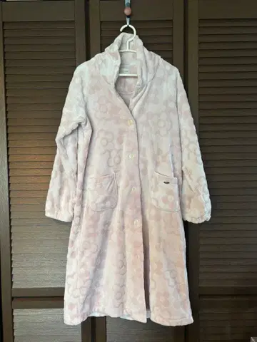 꽃무늬 플리스 목욕 가운 옅은 핑크