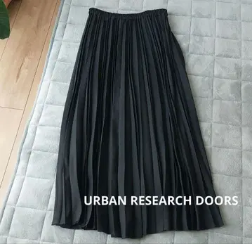 어반 리서치 도어스 트윌 플리츠 스커트 블랙 M