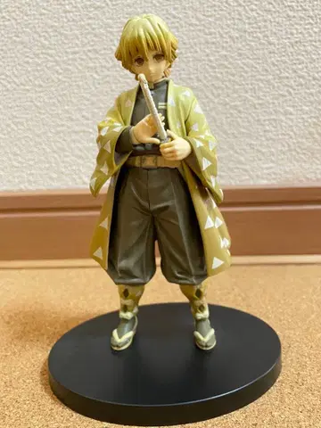 귀멸의 칼날 아가츠마 젠이츠 피규어 세피아 컬러 버전