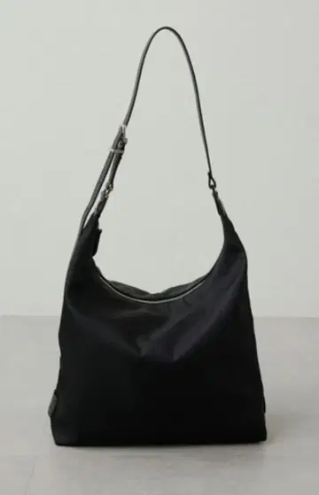 2.718 개럴개런트 나일론 숄더백