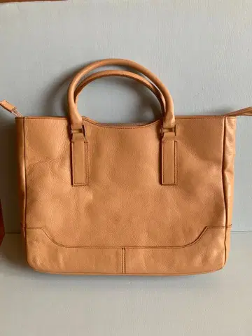 베이지 가죽 토트백