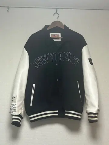 NEW YORK CITY 바시티 자켓 블랙/화이트