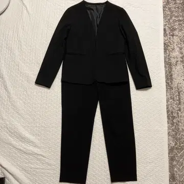 GU 블랙 노카라 수트 셋업