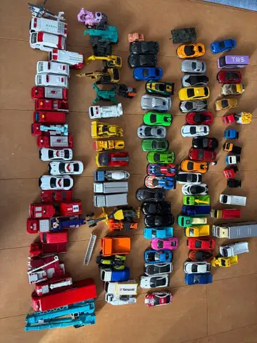 토미카 미니카 103대 세트 구급차 스포츠카 등