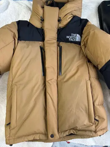 THE NORTH FACE 다운 자켓 바르톨로