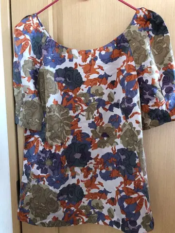 새상품 콩트와르 데코토니에 꽃무늬 반팔 튜닉