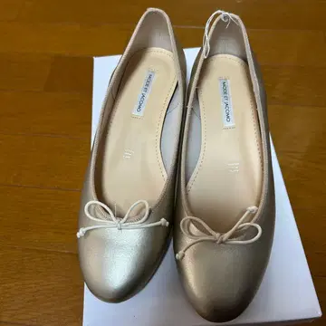 새상품 MODE ET JACOMO 골드 발레 슈즈