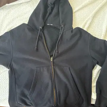 블랙 후드 부착 집업 스웨트 셔츠