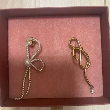 herlipto Asymmetry Double Ribbon pierces